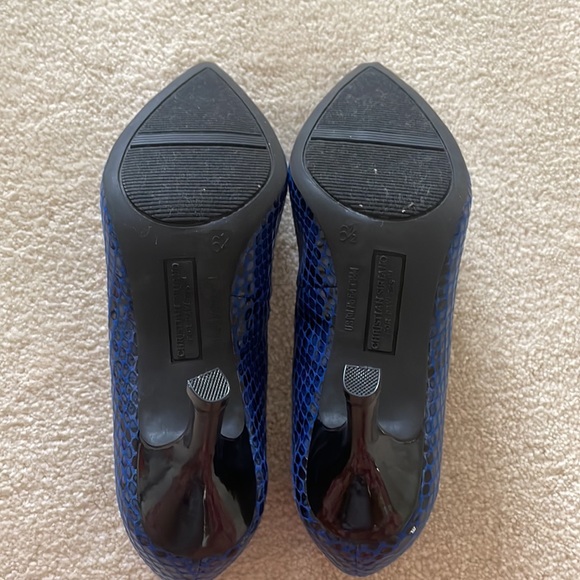 Never worn Christian siriano blue snake print pumps - Picture 4 of 7